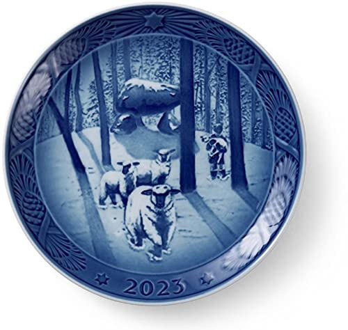 Royal Copenhagen Weihnachtsteller Collectibles, aus Porzellan hergestellt, Motiv: Christmas Time in the Forest, Durchmesser: 18cm, 1066049