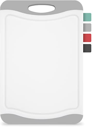 Schneidebrett Kunststoff Groß, 42 x 29 cm I Brettchen BPA frei, Rutschfest mit Saftrille und Griff - Spülmaschinenfest – Küchenbrett, Schneidebrett (Grau/Weiß)