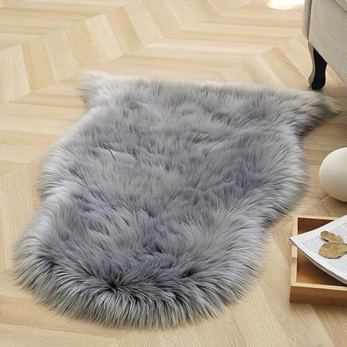 Faux Lammfell Schaffell Teppich 60x90 cm, Lammfellimitat Teppich Flauschiger Weicher Fell TEppich Longhair Fell Lammfellimitat Carpet für Stühle Sofa Schlafzimmer Kinderzimmer (Grau, Unregelmäßig)