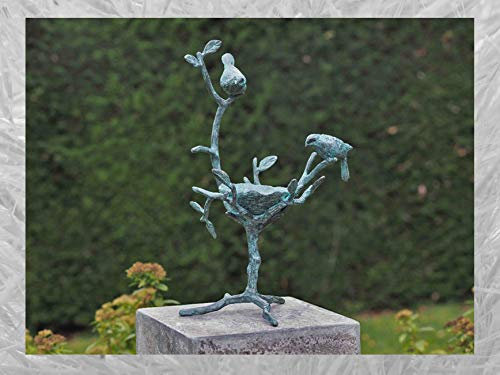 IDYL Bronze-Skulptur Zwei Vögel mit Vogelnest | 40x18x18 cm | Tierfigur aus Bronze handgefertigt | Gartenskulptur oder Teich-Dekoration | Hochwertiges Kunsthandwerk |Wetterfest