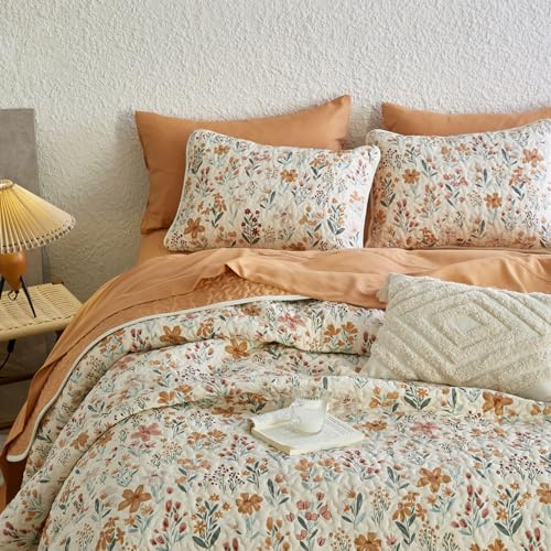 Wake In Cloud - Floral Quilt Set, Coquette Cottagecore Shabby Chic Flower for Women Teen Girls, Reversible Lightweight Bedspread Coverlet, 3 Pieces, Terracotta Cream, King Size