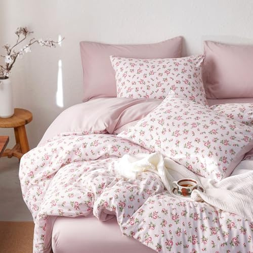 Wake In Cloud - Floral Comforter Set, Coquette Cottagecore Aesthetic Flower Shabby Chic Pattern for Women Teen Girls, Soft Lightweight Bedding, 3 Pieces, Pink, Full Size