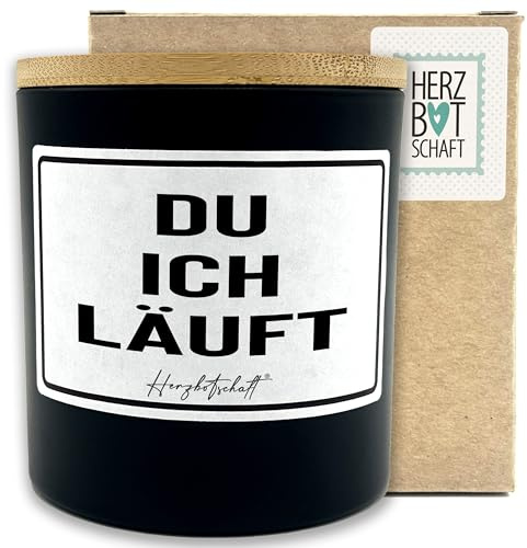 HERZBOTSCHAFT Duftkerze mit Spruch – Du Ich Läuft – originelles Geschenk, handgemachte Sojakerze im Glas, nachhaltig, optional mit personalisiertem Bambusdeckel