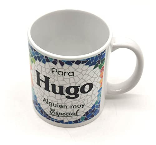 PLUS HOME Taza personalizada con nombre. Regalos personalizados con nombre y texto. Tazas con frases originales.HUGO
