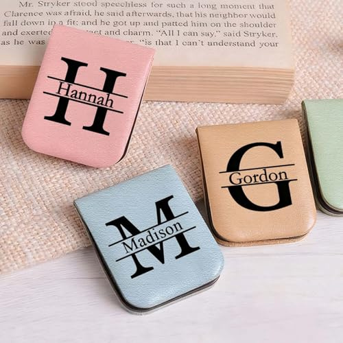 Drawelry Personalisierte Leder Lesezeichen Magnetische mit Foto Namen Gravur Lesezeichenclips Handgefertigt Retro PU Leather Bookmarks Xmas Geburtstag Geschenke für Familie Freunde Paare Leser (B7)