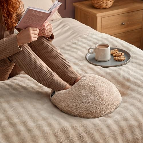 Silentnight Cosy Cuddles USB Heated Foot Warmer - Super Soft Teddy Boucle for Snuggly & Warm Feet - 3 Heat Settings Soothes Aches and Pains - Portable for Home, Camping & Traveling - Washable, Natural