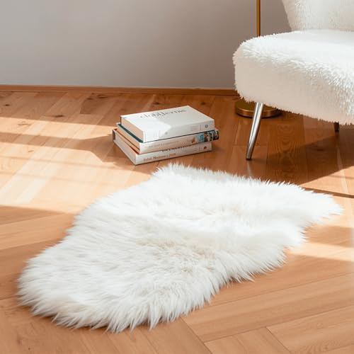 linmopm Super Soft Fluffy Faux Fur Sheepskin Rug Bedroom Floor Sofa Living Room Runner High-Density Cushion Plush Carpet Sofa Cover Bedside Rugs (White, 2x3 ft Sheepskin)
