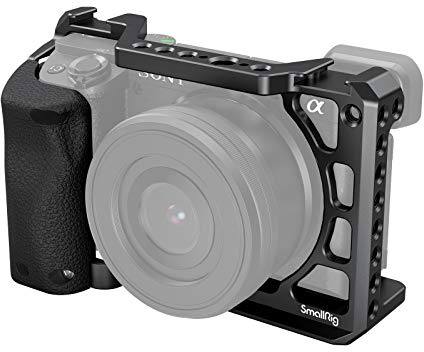 SMALLRIG A6100 / A6300 / A6400 Cage mit Silikon-Handgriff und integrierten Gewindelöchern, Cold Shoe und Schnellwechselplatte, für Sony Alpha 6100 / Alpha 6300 / Alpha 6400 – 3164B