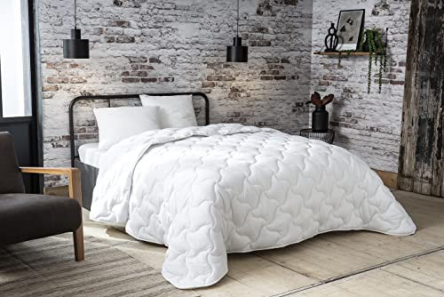 Abeil - Couette Douceur Absolue - Légère - Enveloppe Microfibre Douce - Garnissage Polyester 200g/m² - Lavable en Machine - Certifiée Oeko-Tex - 140 x 200 cm