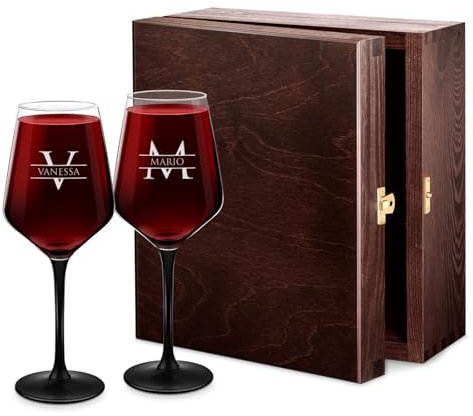 Maverton 2 Calici da vino Rubino - incisione personalizzata - 300 ml - con gambo nero - pensiero speciale per nozze - adatti per vino secco e dolce - unici per coppia - le iniziali