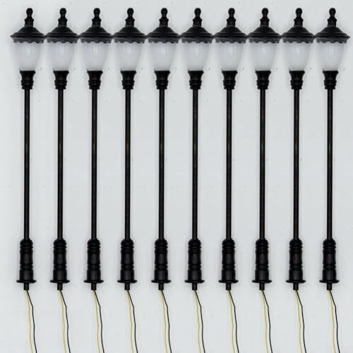 LED Laternen für H0 für Modellbau mit einstellbarer Sockelhöhe und warmweißer Lichtleistung kompatibel mit 12V bis 14V DC Stromquellen