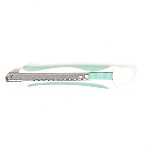 Craftelier - Cutter Profesional con Mango Antideslizante, Ergonómico y Grip | Sistema de Bloqueo Automático | Incluye 2 Hojas de Recambio de Acero de Carbono (SK4) | Tamaño 13,7 cm - Blanco y Turquesa