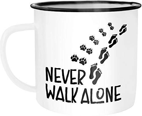 MoonWorks Emaille Tasse Becher Never walk alone Hund Hundebesitzer Dog Kaffeetasse Weiss-schwarz unisize