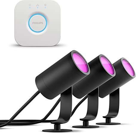Philips Hue Lily Starterpaket mit 3 Gartenstrahler (Anthrazit) - Weißes und Farbiges Licht - inkl. 1 Stromkabel, 1 Hue Bridge - Gartenbeleuchtung - Hue White and Color Ambiance