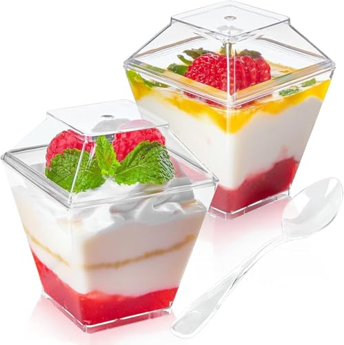 Huanmin 50 Pcs Kunststoff Dessertbecher, 60ml Dessertschalen Set mit 50 Suppenlöffeln 50 Deckeln DIY Dessertschalen, Klar, Wiederverwendbar, für Mousse&Pudding&Eis&Buffets&Dessertparty& Picknick