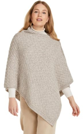 Aran Woollen Mills Mantello/poncho irlandese con bottoni in lana merino super morbida (farina d'avena tostata), ecrù, taglia unica