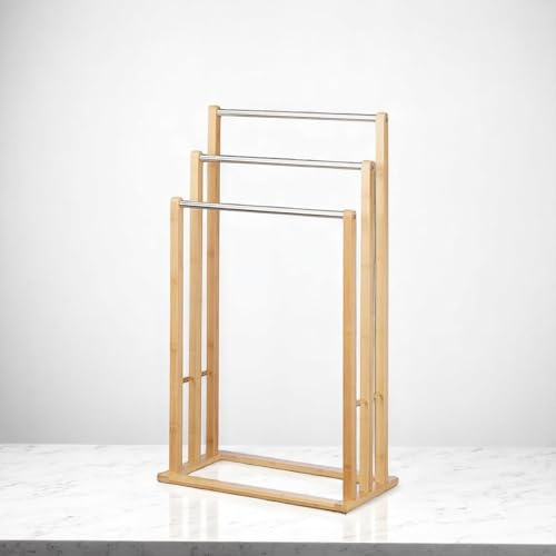 HOME BLEND® Freestanding 3 Tier Towel Holder Stand – Bamboo Wood & Stainless Steel Rails – Modern Bathroom Towel Rack with Bow Fronted Design – 84 x 48 x 26 cm – Natural Finish