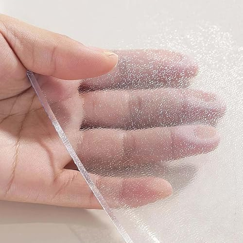 Pellicola protettiva impermeabile con bordo smussato, spessore 2 mm, finitura opaca, realizzata su misura per la protezione della tovaglia