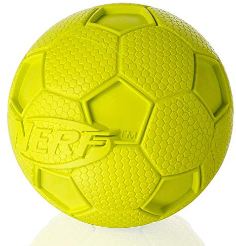 NERF Balle de Foot avec Sifflet pour Chien Taille M - Couleurs aléatoires