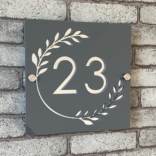 Plaque de numéro de maison personnalisable en acrylique 3D bicolore (gris fumé et argenté) avec numéros flottants et guirlande, pour intérieur et extérieur, idéale pour maisons, hôtels, appartements