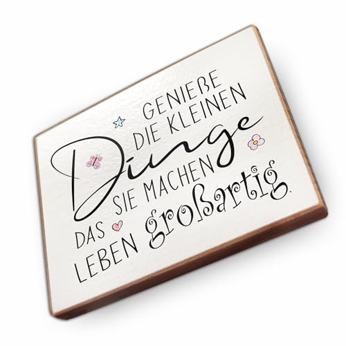 Kühlschrankmagnet mit Spruch - G - Handmade aus Buchenholz - Magnet für Kühlschrank Süß Witzig Lustig - Küchen Kühlschrank Deko 6.5cm x 5cm - Geschenk-Idee (Genieße die kleinen Dinge)