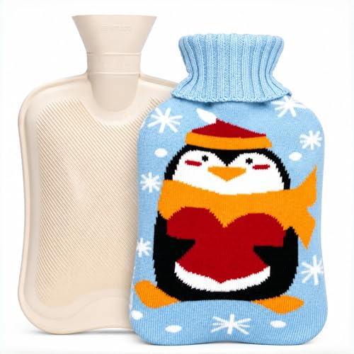 OliviaLiving Wärmflasche 2 Liter mit Strickbezug – ideal für Krämpfe, Schmerzlinderung & gemütliche Nächte – Wasserheizkissen – Füße & Bettwärmer für Erwachsene, Cartoon-Pinguin (Blau)
