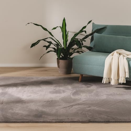 benuta Basic Kunstfaser Fellteppich Furry - Grau 200x290 cm - Weicher Wohnzimmerteppich - Anti-Rutsch-Rückseite - Waschbar - Für Fußbodenheizung geeignet
