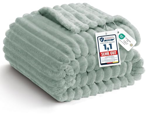 WAVVE Kuscheldecke Flauschig Decke Extra Groß 230x270cm - Weiche Flanell Fleecedecke, Sofadecke & Couchdecke, Warme Korddecke für Wohnzimmer Deko, Sofaüberwurf Tagesdecke, 270 x 230 cm, Salbeigrün