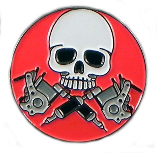 Metall-Emaille-Anstecker Tattoo Totenkopf und Pistolen