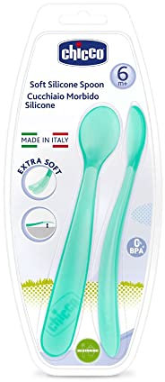 Chicco Cuchara Silicona Bebé, Set de 2 Cucharas Blandas para Bebés y Niños, Suaves y Flexibles con Mango Largo Curvo Ergonómico – Cuchara para Bebé Aprendizaje +6 Meses, 2 Piezas, Azul Claro