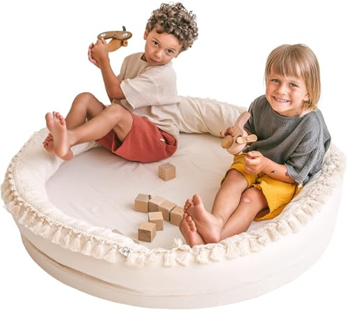MINICAMP Kinder-Spielmatte für Bodenspiele & Schlafnest - 100% Baumwolle & einzigartige Quastendekoration - Kinderteppich 110 cm breit - extra weiche Schaumstoff-Matte!