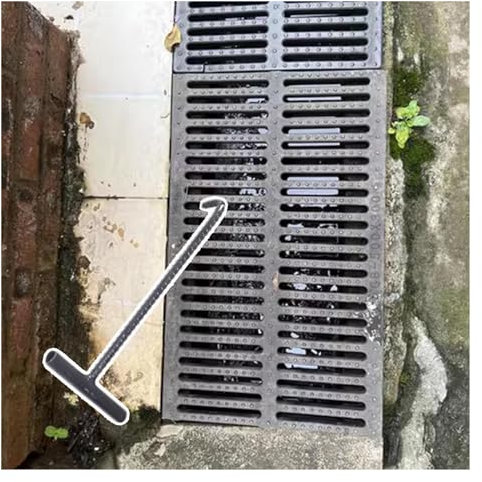 Trough Type Drainage Ditch,Trough Guttering，Drain Strainers/Resin Plastic Grate, Heavy Duty Drain Filter Sewer Grate, Trench Channel Grate with Well Cover Hook, Easy to Install & Cut Garden