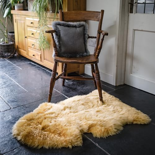 Arthur Cameron - Double-Fleece Single Mustard Sheepskin Rug | Mustard single sheepskin rug, approx. 95 x 65cm, with soft 5cm wool, ideal as a bedroom rug, chair throw or pet rug.