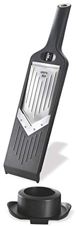 GEFU Gemüsehobel VIOLI - V-Hobel für perfekte Obst- & Gemüsescheiben und -streifen, Gemüse-Reibe mit Schieber, Silber/Schwarz