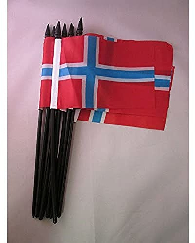 AZ FLAG Stockflagge Norwegen 15x10 cm Leichtes Polyester Plastikstab | Für innen und außen Norwegische Handflagge Norge genähte Kanten und verstärkte Ausführung mit Kunststoffstab