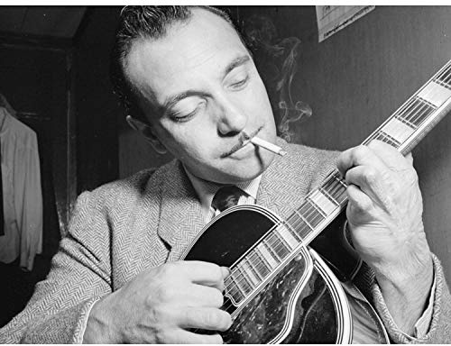 Bumblebeaver Vintage Photo Music Legend Guitar Player Django Reinhardt Poster Print Jahrgang Foto Musik Legende Gitarre abspielen