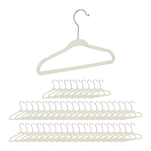 Relaxdays 50er Set Kinderkleiderbügel Samt, rutschfeste Kleiderbügel, Steg & Kerben, Mädchen & Jungen, drehbar, beige