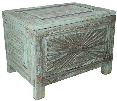 GURU SHOP Vintage Holzbox, Holztruhe, Couchtisch, Kaffeetisch aus Massivholz, Verziert - Modell 45, 45x61x45 cm