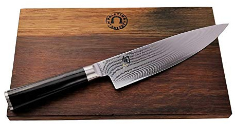 KAI Shun Messer Geschenkset – DM-0706 Kochmesser aus der Classic Serie – Damastmesser 20cm Klinge – Ultrascharfes Japanisches Messer + Schneidebrett in 100% Handarbeit