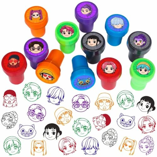 Timbri Auto-Inchiostranti 12 Pezzi per Bambini, k pop Gadget Compleanno, Set di Timbri Colorati in Plastica, Regalini per Fine Festa e Pensierini Invitati, Accessori Creativi per Feste