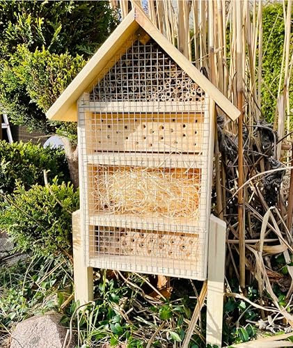 DARLUX massives handgefertigtes L Insektenhotel aus Holz I Haus 51 x 28 x 16 cm (HxBxT) I mit Ständer Höhe 71 cm I Wildbienen Nisthilfe I Bienenhotel I Insektenhaus I wetterfest I Natur farbig