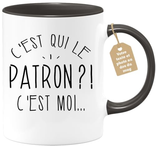 quotedazur Café-Croissant - Mug Personnalisable Texte Photo Humour C'Est Qui Le Patron - Cadeau Noël Original Drôle Chef Tasse Homme - Noir/Céramique