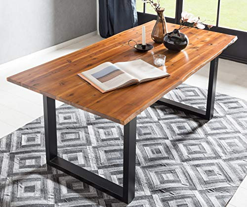 SalesFever Baumkanten-Tisch 140 x 80 cm | Cognac-Farben | Esszimmertisch aus massiver Akazie | Holz-Tisch mit schwarz lackiertem U-Gestell aus Metall