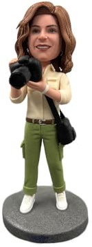 mydedor Custom Photographer Wackelkopf - Personalisierte weibliche Figur mit DSLR-Kamera, handgefertigtes Geschenk für Fotografie-Liebhaber, einzigartige Sammlerpuppe