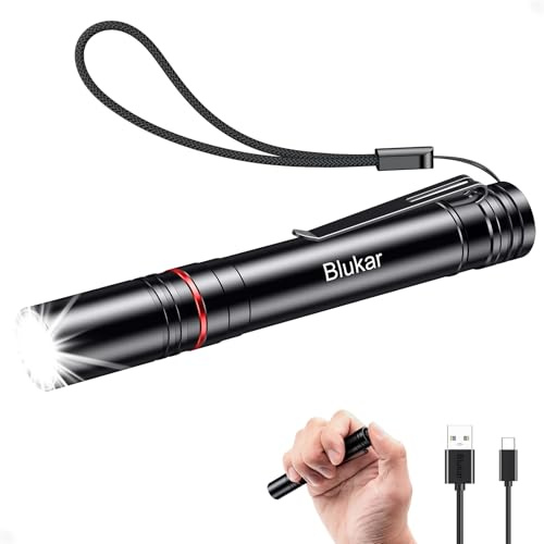 Blukar Mini Linterna LED Recargable, Super Brillante Linternas Bolígrafo | 4 Modos de Luz, Zoomable, Función de Memoria, Impermeable, Flashlight de Mano con Clip de Bolsillo y Cordón