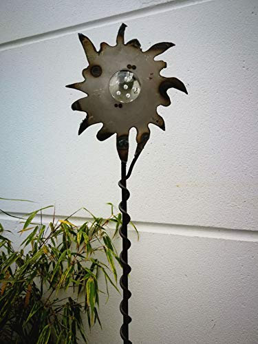 Zen Man spina da giardino con sfera in vetro ruggine in metallo, decorazione da giardino in ruggine, sfera in vetro trasparente a mano H180 x 23 x 6 cm 101598