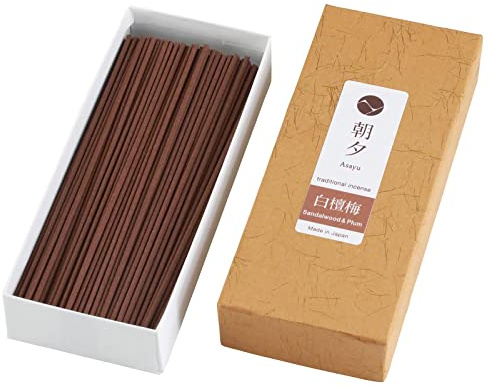 Asayu Japan Räucherstäbchen Sandelholz und Pflaumenblüten Duft mit wenig Rauch, Hergestellt in Japan, 40g Qualitäts Räucherwerk zum Meditieren, Entspannen oder Yoga (Sandelholz und Pflaume)