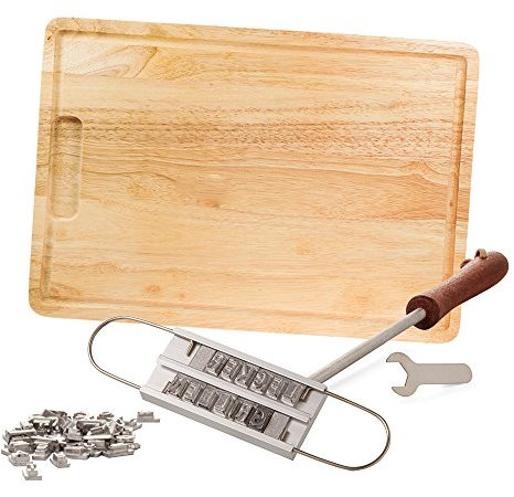 Casa Vivente Grillset BBQ-Brennstempel mit wechselbaren Buchstaben, Großes Schneidebrett mit Saftrille, Tranchierbrett aus Holz, Länge Brenneisen: ca. 47 cm