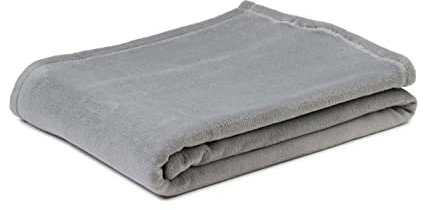 Gözze - Erstklassige Kuscheldecke, Hohes Stoffgewicht 300 g/m², 150 x 200 cm - Silber