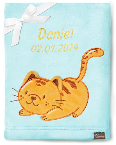 Be Mammy Personalisierte Babydecke mit 3D Applikation Warme Kuscheldecke mit Namen und Geburtsdatum; Perfektes Baby Geschenk; Blanket; Krabbeldecke BE20-280 (Puderblau - Katze)